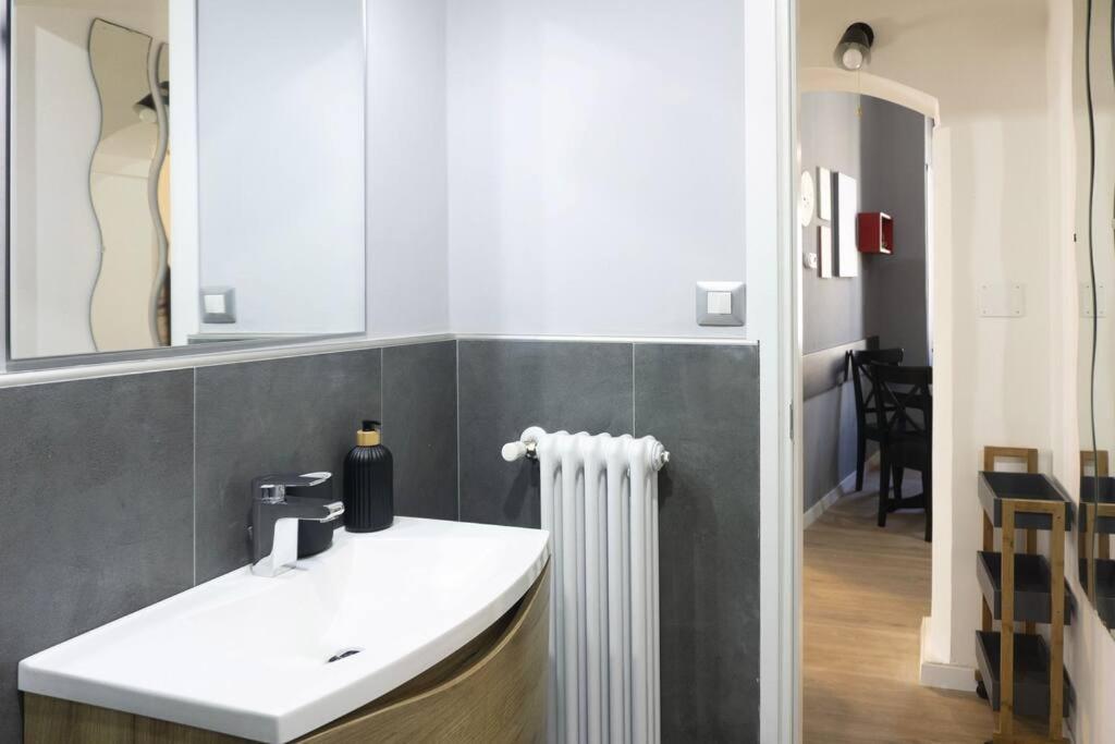 Apartment Sweet And Modern In Tor Pignattara Rome